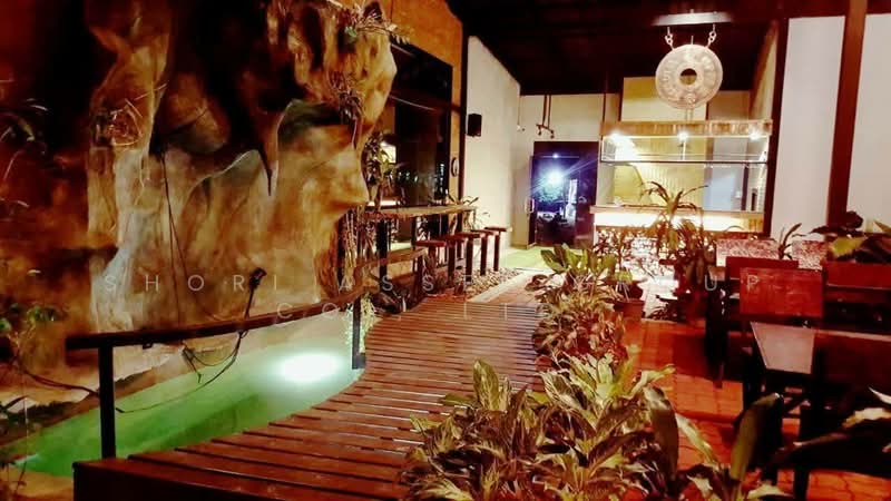 For Sale - House with restaurant business in Hod District., Chiang Mai