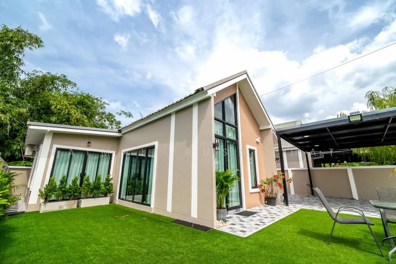 House For Sale 3 Bedrs NordicStyle 61 sq.wah, Siam Pattaya Soi No common area fees, Chon Buri (Pattaya), Bang Lamung, Bang Lamung (Pattaya), Chon Buri (Pattaya), 3 Bedrooms, 150 sqm, Single Detached House For Sale, by Saimaii Russiphat, 500227546 - DDproperty.com