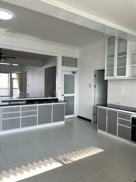 KC Court, Bangkok, 28 Soi Thonglor 13, Khlong Tan Nua, Watthana, Bangkok, 3 Bedrooms, 350 sqm, Apartment For Rent, by Natta Buromsee, 500227601 - DDproperty.com