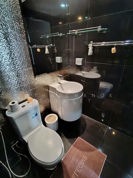 Rhythm Sukhumvit 36-38, Bangkok, 55 Soi Sukhumvit 36, Sukhumvit Road, Phra Kanong, Khlong Toei, Bangkok, 1 Bedroom, 36 sqm, Condo For Rent, by Hathaichanok Saenset, 500227618 - DDproperty.com