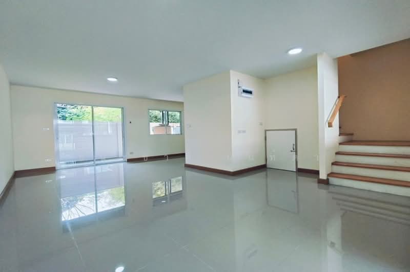 M.C.S PLACE Lamlukka-Klong 6, Pathum Thani, Bung Kham Proi, Lam Luk Ka, Pathum Thani, 3 Bedrooms, 137 sqm, Townhouse For Sale, by ชนะชาติ นนท์ตา, 500227630 - DDproperty.com