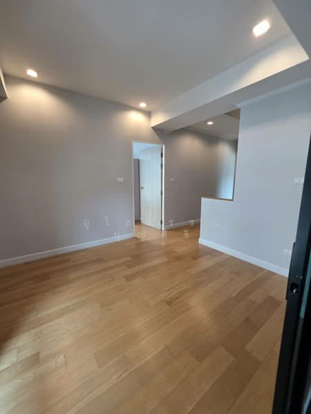 Supalai Essence Suanluang : ศุภาลัย เอสเซ้นส์ สวนหลวง, กรุงเทพ, ประเวศ, ประเวศ, กรุงเทพ, 243 ตร.ม., บ้านเดี่ยว ขาย, โดย อุไลวรรณ บุญศิริ, 500227695 - DDproperty.com