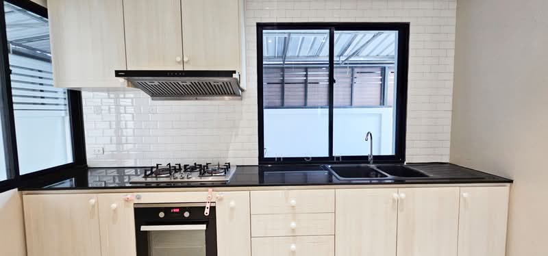 Lake View Park Bangna : เลควิว พาร์ค บางนา, กรุงเทพ, 454 ถนนกาญจนาภิเษก, ดอกไม้, ประเวศ, กรุงเทพ, 170 ตร.ม., บ้านเดี่ยว ขาย, โดย พั้น HSH, 500227730 - DDproperty.com