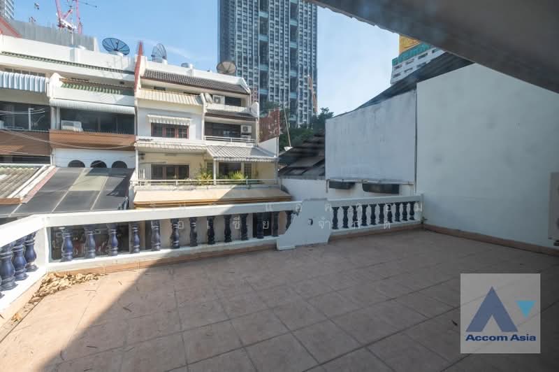 ให้เช่า - Large family home with greenery and natural ventilation in Silom, กรุงเทพ
