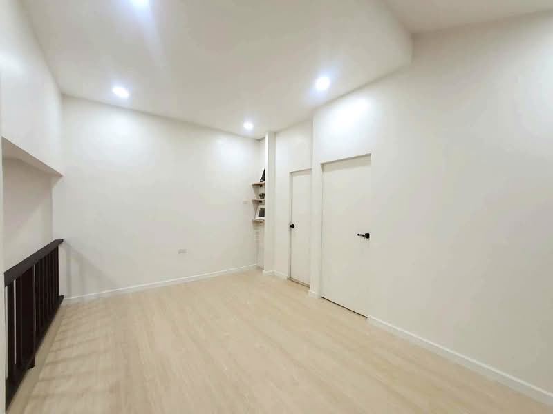 Eastwood Park, Bangkok, On Nut 36 Alley, Suan Luang, Suan Luang, Bangkok, 2 Bedrooms, 100 sqm, Condo For Sale, by Homemark, 500227758 - DDproperty.com