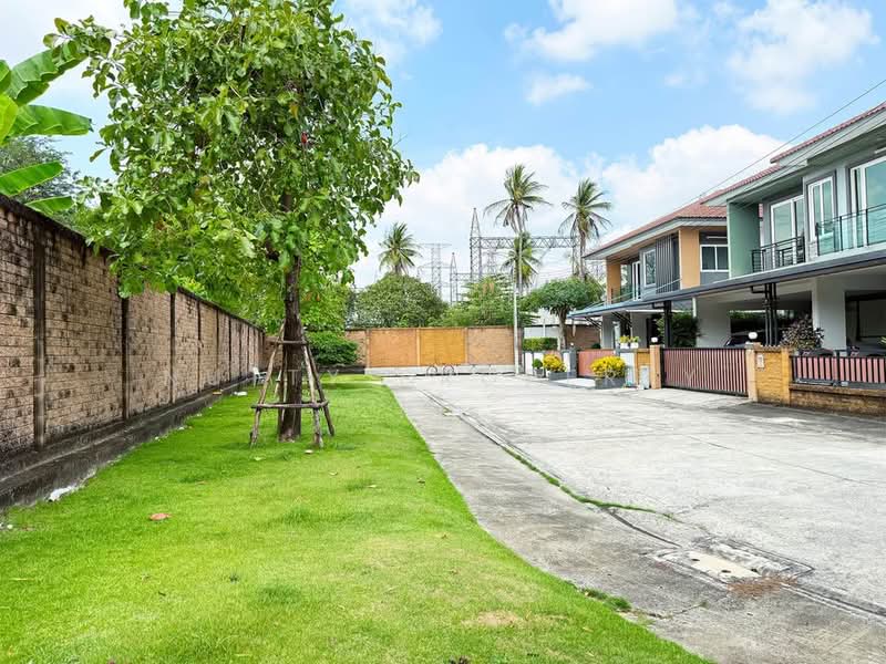 Golden Village Onnut-Pattanakan, Bangkok, Soi On Nut 65 Yak14, Prawet, Prawet, Bangkok, 4 Bedrooms, 150 sqm, Single Detached House For Sale, by Nutty Property, 500227853 - DDproperty.com