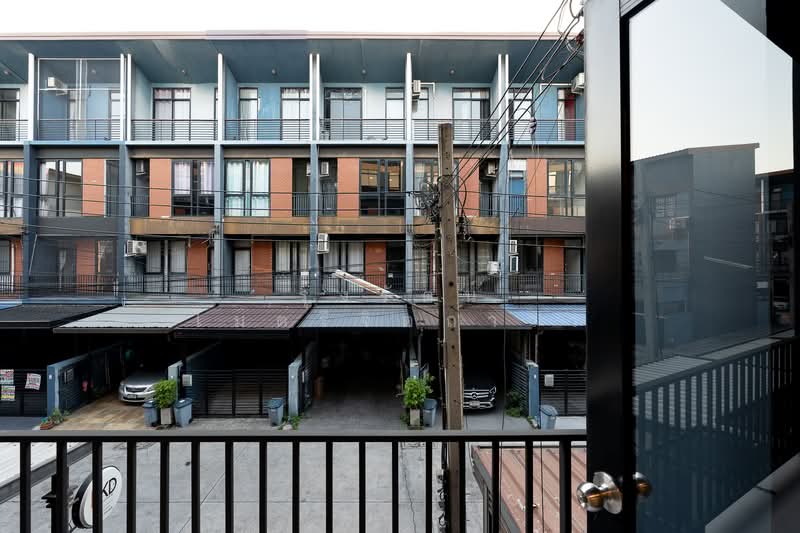 Haus 35 Chaengwattana, Nonthaburi, Soi Pakkred - Chaengwattana 35, Khlong Klue, Pak Kret, Nonthaburi, 2 Bedrooms, 162 sqm, Townhouse For Sale, by Roongrat Maitreejittawon, 500227857 - DDproperty.com