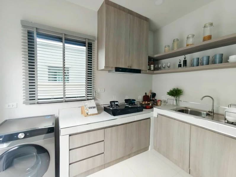 Britania Ratchaphruek-Kanchanaphisek : บริทาเนีย ราชพฤกษ์-กาญจนาภิเษก, Pathum Thani, Khlong Phra Udom, Lat Lum Kaeo, Pathum Thani, 3 Bedrooms, 145 sqm, Single Detached House For Sale, by สรภพ ยอดไชย (สีฝุ่น), 500227863 - DDproperty.com