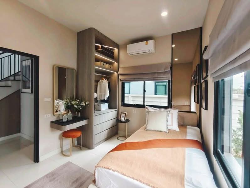 Britania Ratchaphruek-Kanchanaphisek : บริทาเนีย ราชพฤกษ์-กาญจนาภิเษก, Pathum Thani, Khlong Phra Udom, Lat Lum Kaeo, Pathum Thani, 3 Bedrooms, 145 sqm, Single Detached House For Sale, by สรภพ ยอดไชย (สีฝุ่น), 500227863 - DDproperty.com