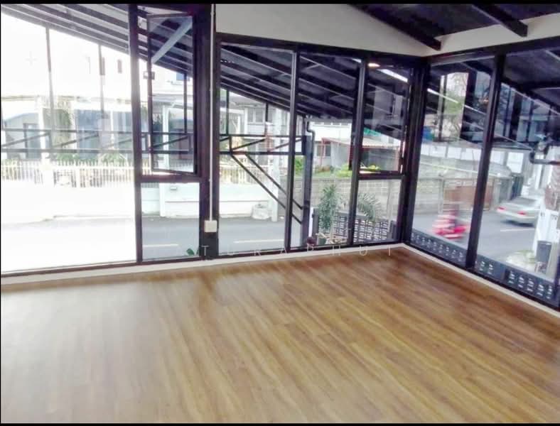 Office in Latphrao, กรุงเทพ, วังทองหลาง, วังทองหลาง, กรุงเทพ, 520 ตร.ม., สำนักงาน ให้เช่า, โดย Yaninatta Jaturaphut, 500227880 - DDproperty.com