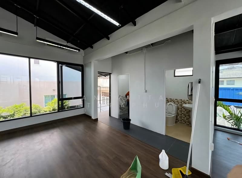 Office in Latphrao, กรุงเทพ, วังทองหลาง, วังทองหลาง, กรุงเทพ, 520 ตร.ม., สำนักงาน ให้เช่า, โดย Yaninatta Jaturaphut, 500227880 - DDproperty.com