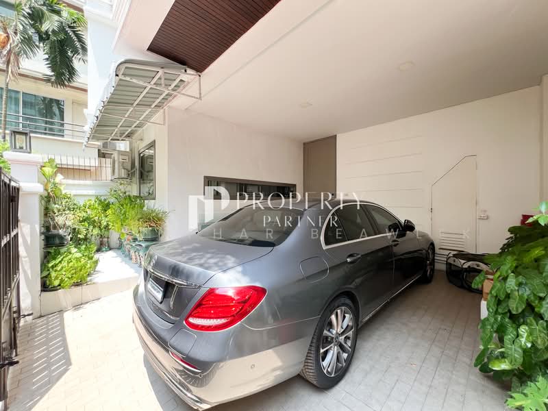 Townhome Sukhumvit 71 Pridi Phanomyong 14, Bangkok, สุขุมวิท, Khlong Tan Nua, Watthana, Bangkok, 4 Bedrooms, 250 sqm, Townhouse For Sale, by Chidaphar Beawlek, 500227929 - DDproperty.com