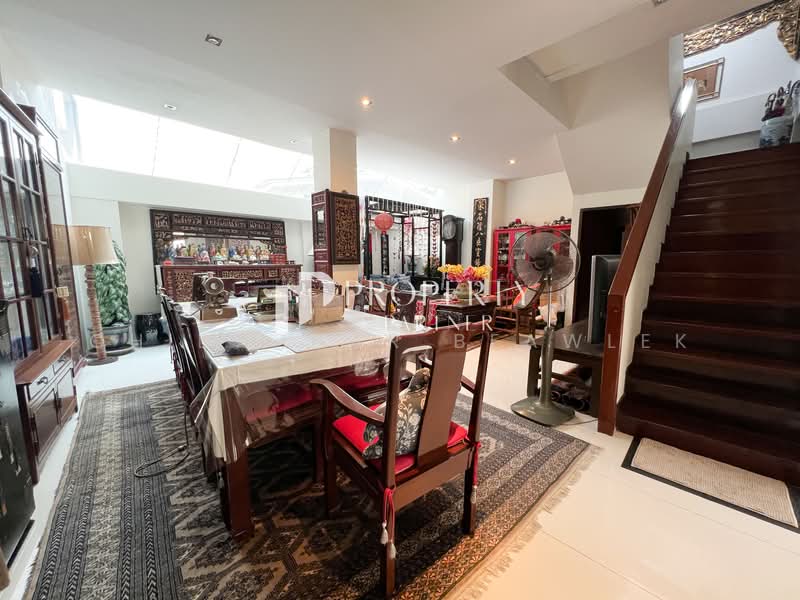 Townhome Sukhumvit 71 Pridi Phanomyong 14, Bangkok, สุขุมวิท, Khlong Tan Nua, Watthana, Bangkok, 4 Bedrooms, 250 sqm, Townhouse For Sale, by Chidaphar Beawlek, 500227929 - DDproperty.com