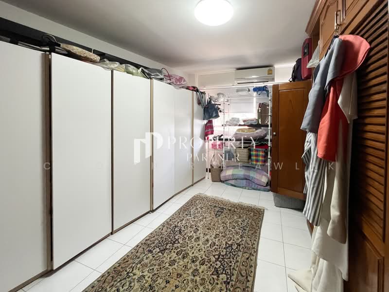 Townhome Sukhumvit 71 Pridi Phanomyong 14, Bangkok, สุขุมวิท, Khlong Tan Nua, Watthana, Bangkok, 4 Bedrooms, 250 sqm, Townhouse For Sale, by Chidaphar Beawlek, 500227929 - DDproperty.com