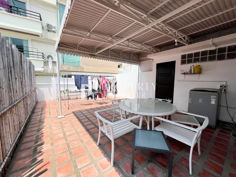 Townhome Sukhumvit 71 Pridi Phanomyong 14, Bangkok, สุขุมวิท, Khlong Tan Nua, Watthana, Bangkok, 4 Bedrooms, 250 sqm, Townhouse For Sale, by Chidaphar Beawlek, 500227929 - DDproperty.com