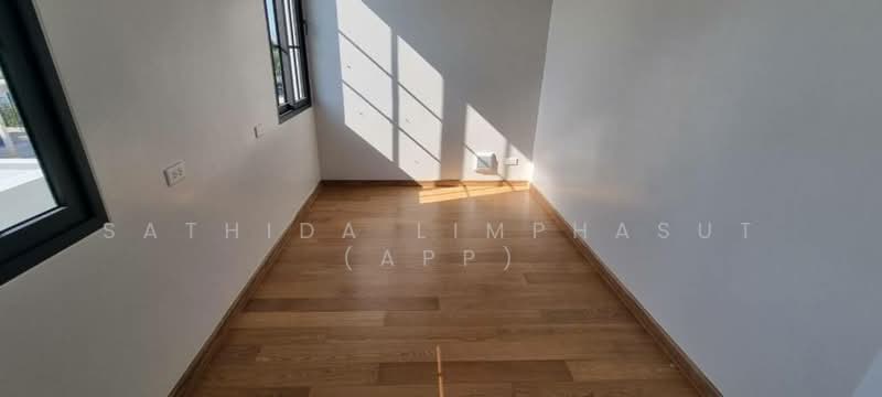 ขาย - Rungsii Village Pattaya : รังสี วิลเลจ พัทยา, ชลบุรี