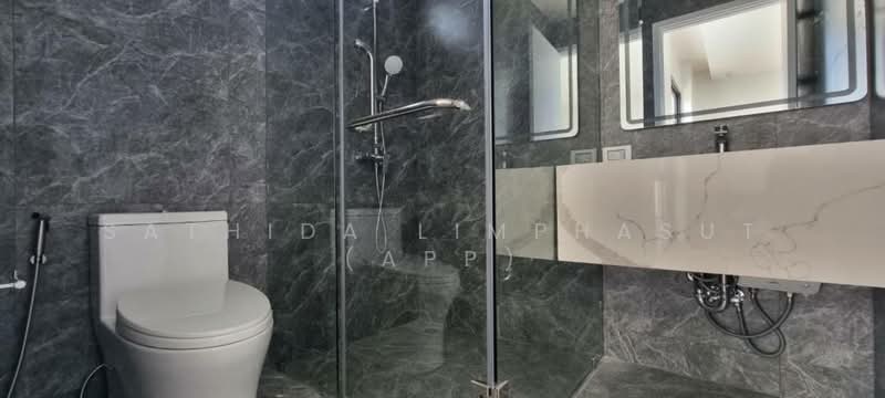 ขาย - Rungsii Village Pattaya : รังสี วิลเลจ พัทยา, ชลบุรี