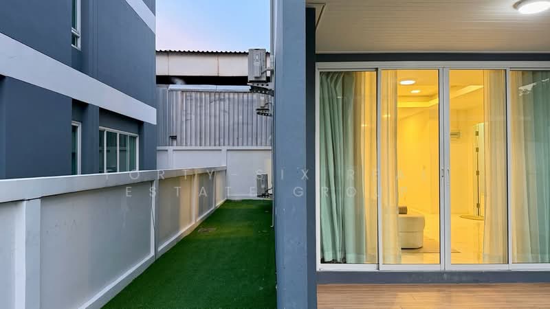 ให้เช่าทาวน์โฮม 3 ชั้น Modern Life พร้อมอยู่!, Bangkok, Suan Luang, Suan Luang, Bangkok, 3 Bedrooms, 185 sqm, Townhouse For Rent, by Forty-Six Real Estate Group, 500228050 - DDproperty.com