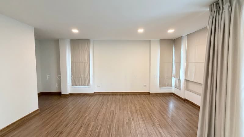 ให้เช่าบ้านแฝด 3 ชั้น พร้อมเฟอร์ 2 ห้องนอน, Bangkok, Suan Luang, Suan Luang, Bangkok, 4 Bedrooms, 258 sqm, Townhouse For Rent, by Forty-Six Real Estate Group, 500228051 - DDproperty.com