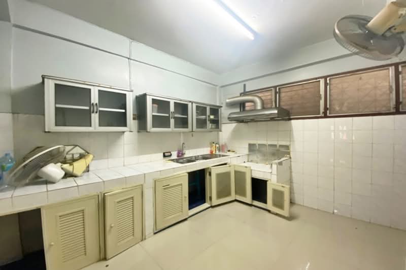 Yensuk Latphrao 87 : หมู่บ้านเย็นสุข ลาดพร้าว 87 , กรุงเทพ, คลองเจ้าคุณสิงห์, วังทองหลาง, กรุงเทพ, 90 ตร.ม., ทาวน์เฮ้าส์ ขาย, โดย คุณบี, 500228077 - DDproperty.com