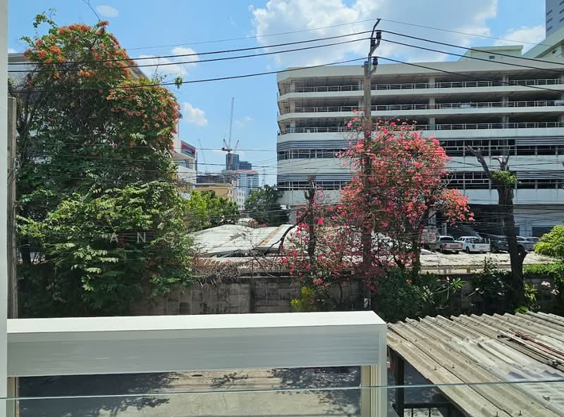 บ้าน ใกล้ central ลาดพร้าว 2 นอนพหลโยธิน 23, กรุงเทพ, จตุจักร, จตุจักร, กรุงเทพ, 250 ตร.ม., ทาวน์เฮ้าส์ ขาย, โดย Angsanaporn D, 500228082 - DDproperty.com