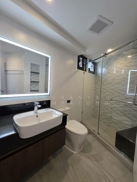 President Park Sukhumvit 24, Bangkok, 99 Sukhumvit 24 Alley, Khlongtoei Nua, Watthana, Bangkok, 3 Bedrooms, 260 sqm, Condo For Rent, by Suchanya Champatong, 500228141 - DDproperty.com