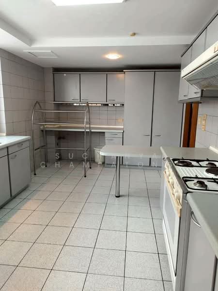 President Park Sukhumvit 24, Bangkok, 99 Sukhumvit 24 Alley, Khlongtoei Nua, Watthana, Bangkok, 3 Bedrooms, 260 sqm, Condo For Rent, by Suchanya Champatong, 500228147 - DDproperty.com