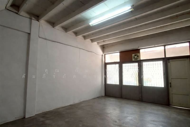 อาคารพาณิชย์ 3 ชั้น 13.3 ตร.ว. อาคารพาณิชย์ ถนนสามเสน ซอยอำนวยสงคราม ใกล้คลีนิครักฟัน, กรุงเทพ, ถนนสามเสน, ถนนนครไชยศรี, ดุสิต, กรุงเทพ, 100 ตร.ม., ตึกแถว-อาคารพาณิชย์ ขาย, โดย คุณ กันต์ปพัทธ์ คัมภีร์ภัคภาค (กีต้า), 500228179 - DDproperty.com