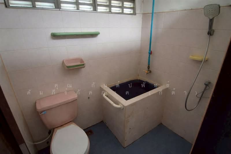 อาคารพาณิชย์ 3 ชั้น 13.3 ตร.ว. อาคารพาณิชย์ ถนนสามเสน ซอยอำนวยสงคราม ใกล้คลีนิครักฟัน, กรุงเทพ, ถนนสามเสน, ถนนนครไชยศรี, ดุสิต, กรุงเทพ, 100 ตร.ม., ตึกแถว-อาคารพาณิชย์ ขาย, โดย คุณ กันต์ปพัทธ์ คัมภีร์ภัคภาค (กีต้า), 500228179 - DDproperty.com