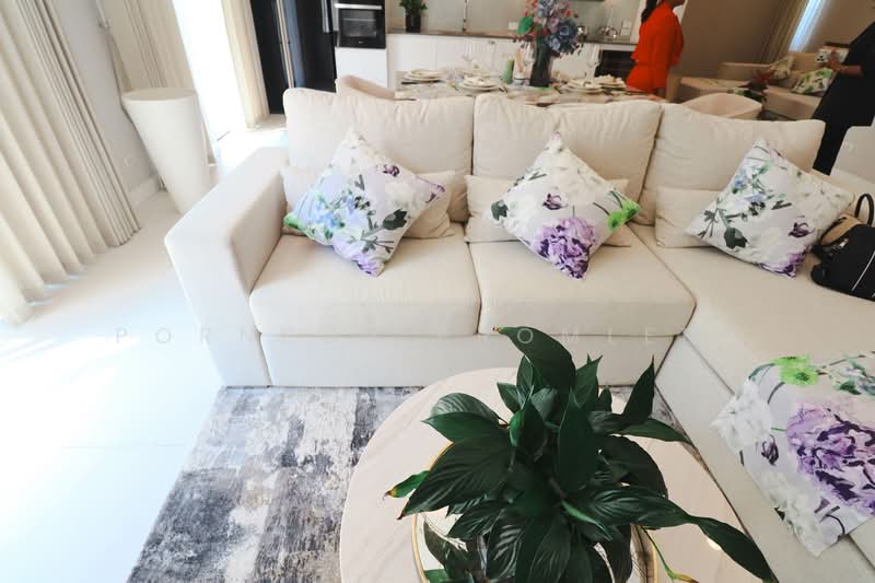 Rungsii Village Pattaya, Chon Buri (Pattaya), 91 Soi Tonmamuangsongton 5, Nong Pru, Bang Lamung (Pattaya), Chon Buri (Pattaya), 5 Bedrooms, 305 sqm, Villa For Sale, by Pornpun Promlert, 500228268 - DDproperty.com