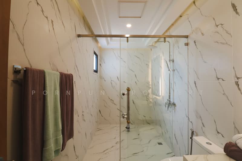 Rungsii Village Pattaya : รังสี วิลเลจ พัทยา, ชลบุรี, 91 Soi Tonmamuangsongton 5, หนองปรือ, บางละมุง, ชลบุรี, 305 ตร.ม., วิลล่า ขาย, โดย Pornpun Promlert, 500228268 - DDproperty.com