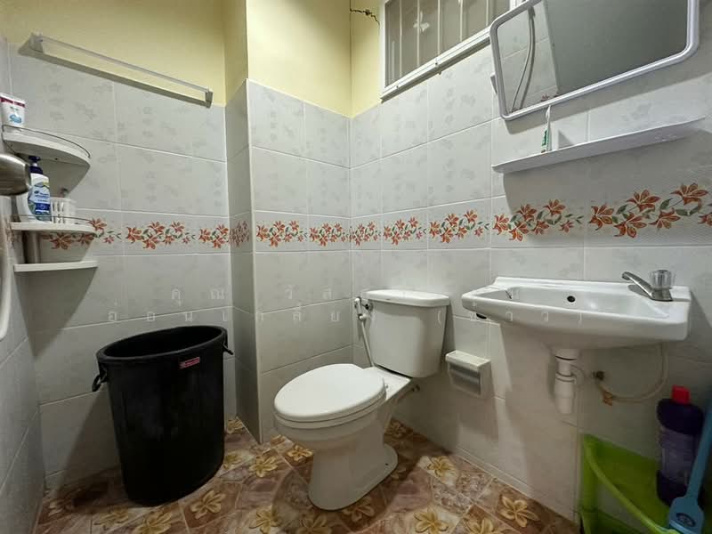 หมู่บ้านชายคลอง ซอยคิงคอง ซอย24 ถนนเทพารักษ์, Samut Prakan, ถนนเทพารักษ์, Bang Phriang, Bang Bo, Samut Prakan, 3 Bedrooms, 110 sqm, Townhouse For Sale, by คุณ วัสสารัตน์ อ่อนเกลี้ยง (ข้าว), 500228289 - DDproperty.com