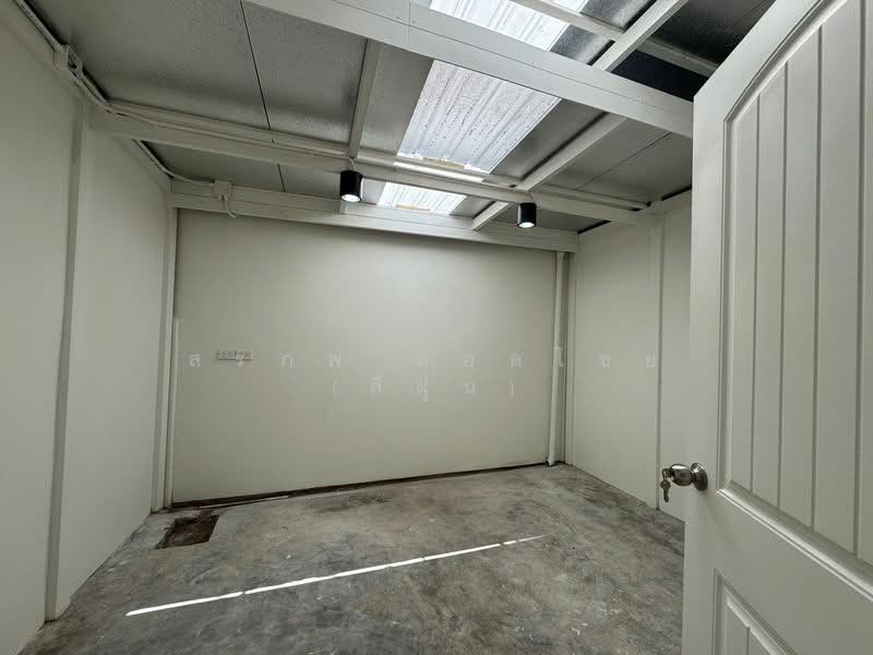 หมู่บ้านสินธานี 1, Bangkok, Nawamin, Bueng Kum, Bangkok, 2 Bedrooms, 72 sqm, Townhouse For Sale, by สรภพ ยอดไชย (สีฝุ่น), 500228345 - DDproperty.com