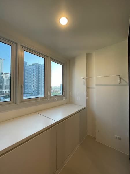 XT Huaikhwang, Bangkok, 244 Ratchadaphisek Road, Huai Khwang, Huai Khwang, Bangkok, 1 Bedroom, 35 sqm, Condo For Sale, by Krittin Tansida, 500228408 - DDproperty.com