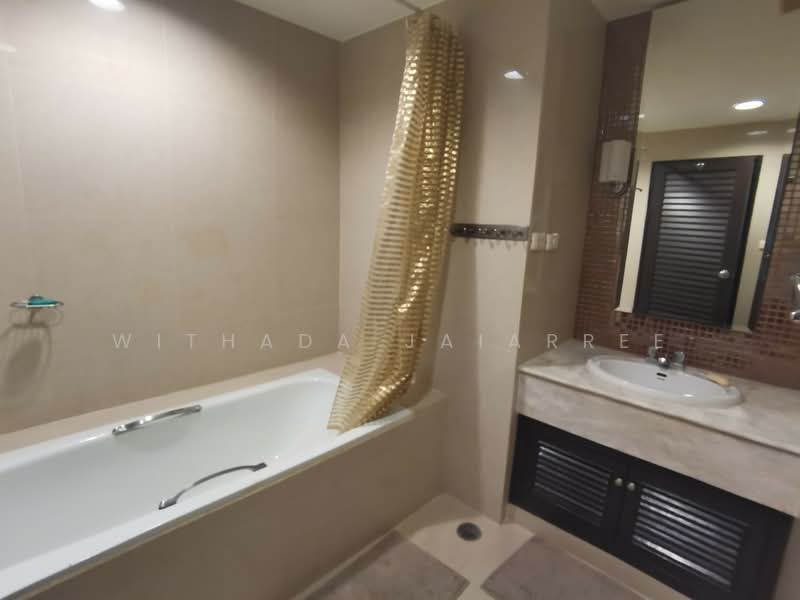 Lake Green, Bangkok, 199 Sukhumvit Soi 8, Khlong Toei, Khlong Toei, Bangkok, 3 Bedrooms, 150 sqm, Condo For Rent, by Withada Jaiarree, 500228454 - DDproperty.com