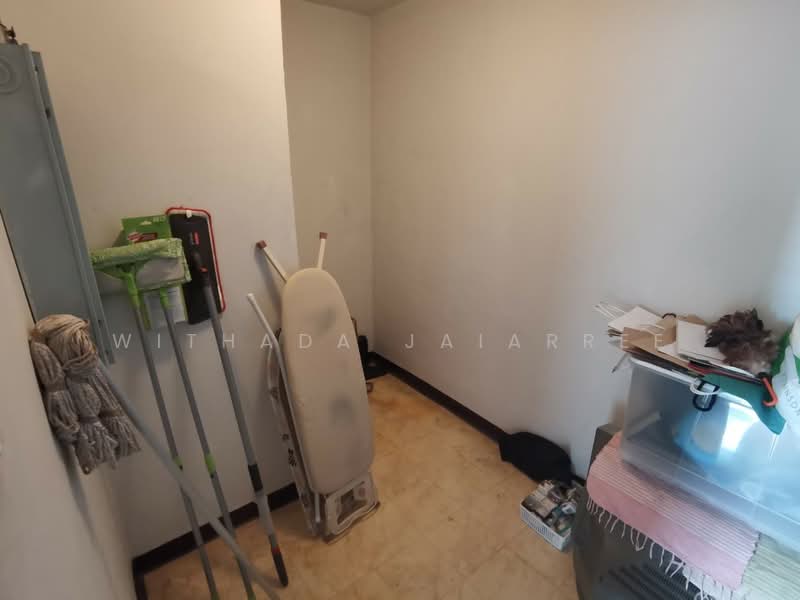 Lake Green, Bangkok, 199 Sukhumvit Soi 8, Khlong Toei, Khlong Toei, Bangkok, 3 Bedrooms, 150 sqm, Condo For Rent, by Withada Jaiarree, 500228454 - DDproperty.com