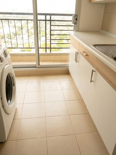 Supalai Park Ekkamai-Thonglor, Bangkok, Petchaburi Road, Bang Kapi, Huai Khwang, Bangkok, Studio, 35 sqm, Condo For Sale, by Eastblue Horizon, 500228552 - DDproperty.com