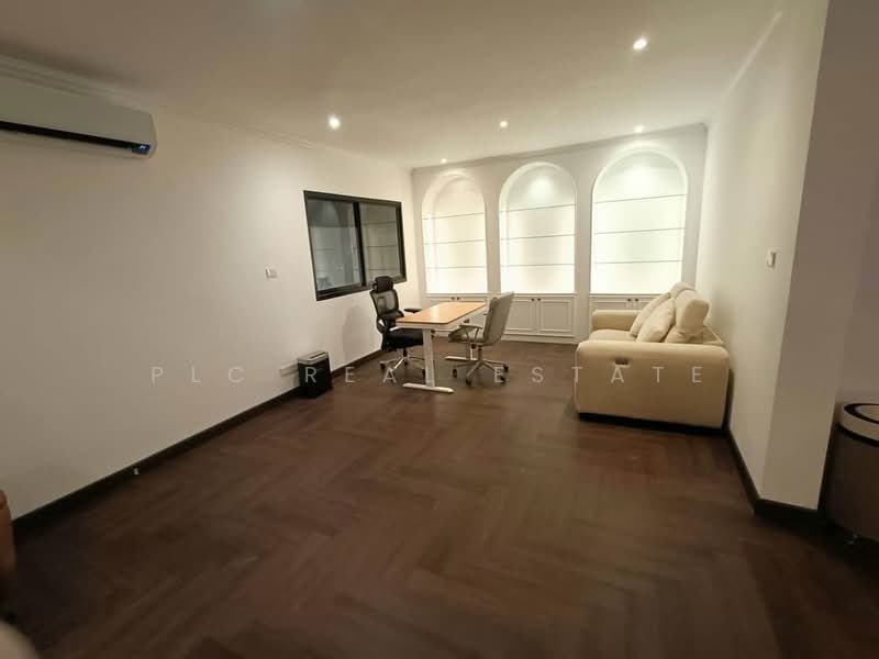 3 Bedroom Pool Villa for Sale East Pattaya, Chon Buri (Pattaya), Bang Lamung, Bang Lamung (Pattaya), Chon Buri (Pattaya), 3 Bedrooms, 240 sqm, Villa For Sale, by PLC Real Estate, 500228567 - DDproperty.com