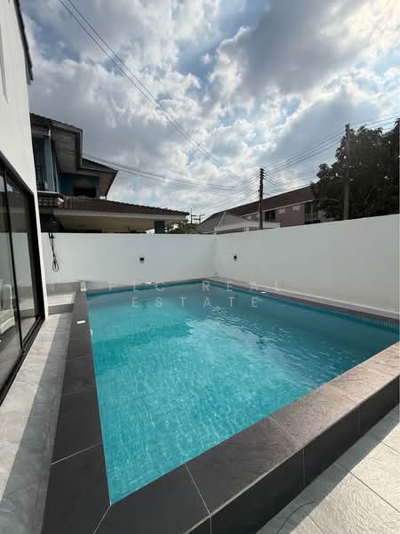 3 Bedroom Pool Villa for Sale East Pattaya, Chon Buri (Pattaya), Bang Lamung, Bang Lamung (Pattaya), Chon Buri (Pattaya), 3 Bedrooms, 240 sqm, Villa For Sale, by PLC Real Estate, 500228567 - DDproperty.com