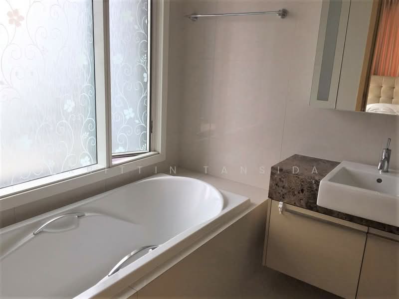 39 by Sansiri, Bangkok, 11 Sukhumvit Road, Khlong Tan Nua, Watthana, Bangkok, 2 Bedrooms, 82 sqm, Condo For Rent, by Krittin Tansida, 500228619 - DDproperty.com