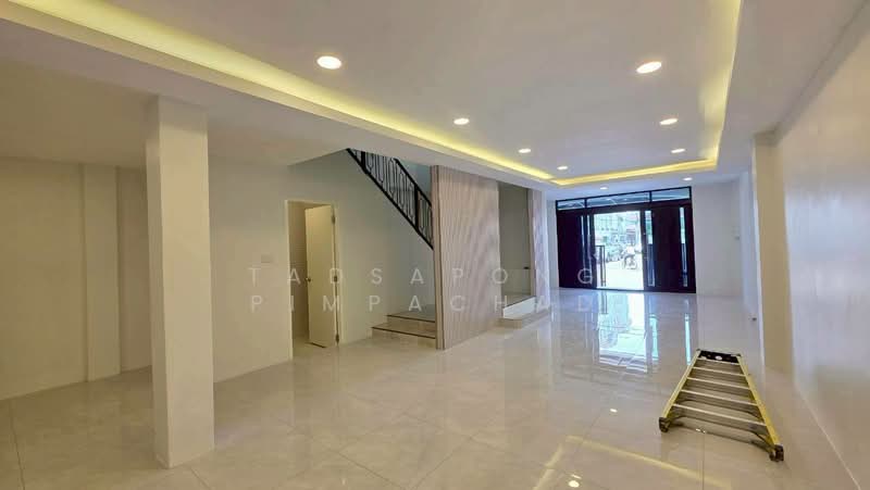 Baan Klang Muang S-Sense Rama 9-Ladprao : บ้านกลางเมือง เอสเซ้นส์ พระราม 9-ลาดพร้าว, กรุงเทพ, ซอยลาดพร้าว 84 ถนนลาดพร้าว, วังทองหลาง, วังทองหลาง, กรุงเทพ, 252 ตร.ม., ทาวน์เฮ้าส์ ขาย, โดย Tadsapong Pimpachad, 500228651 - DDproperty.com