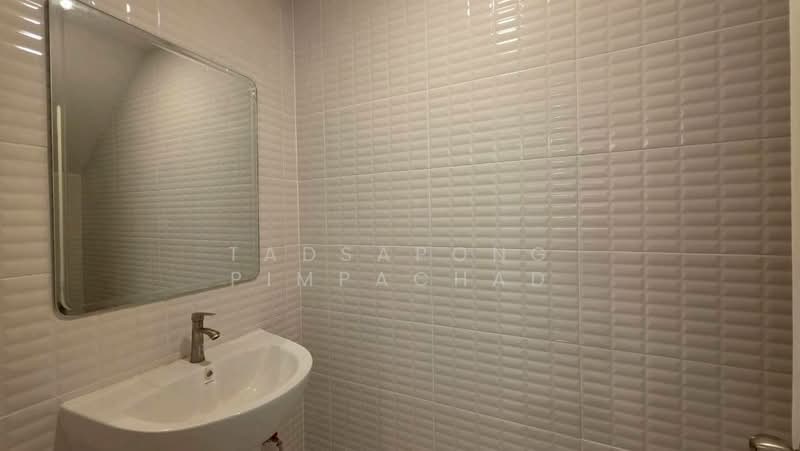 Baan Klang Muang S-Sense Rama 9-Ladprao, Bangkok, Soi Ladprao 84, Ladprao Road, Wang Thonglang, Wang Thonglang, Bangkok, 4 Bedrooms, 252 sqm, Townhouse For Sale, by Tadsapong Pimpachad, 500228651 - DDproperty.com