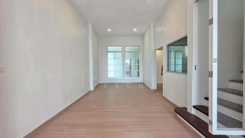 Baan Klang Muang S-Sense Rama 9-Ladprao : บ้านกลางเมือง เอสเซ้นส์ พระราม 9-ลาดพร้าว, กรุงเทพ, ซอยลาดพร้าว 84 ถนนลาดพร้าว, วังทองหลาง, วังทองหลาง, กรุงเทพ, 252 ตร.ม., ทาวน์เฮ้าส์ ขาย, โดย Tadsapong Pimpachad, 500228651 - DDproperty.com