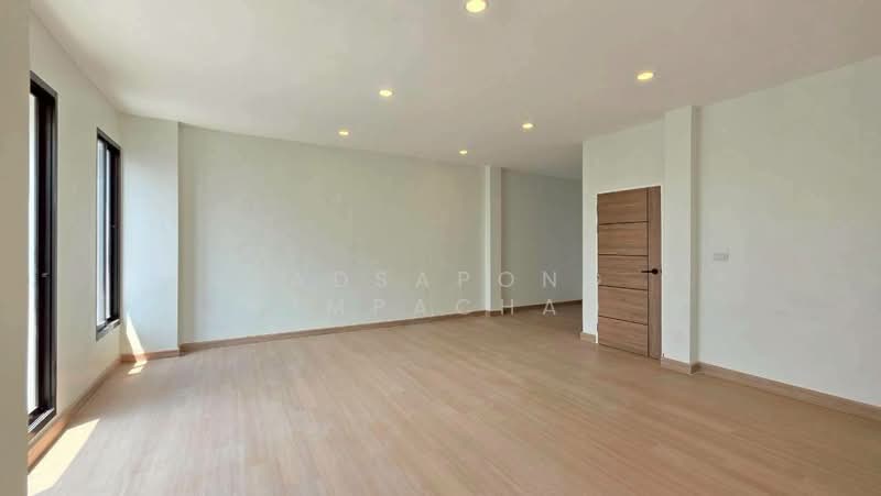 Baan Klang Muang S-Sense Rama 9-Ladprao : บ้านกลางเมือง เอสเซ้นส์ พระราม 9-ลาดพร้าว, กรุงเทพ, ซอยลาดพร้าว 84 ถนนลาดพร้าว, วังทองหลาง, วังทองหลาง, กรุงเทพ, 252 ตร.ม., ทาวน์เฮ้าส์ ขาย, โดย Tadsapong Pimpachad, 500228651 - DDproperty.com