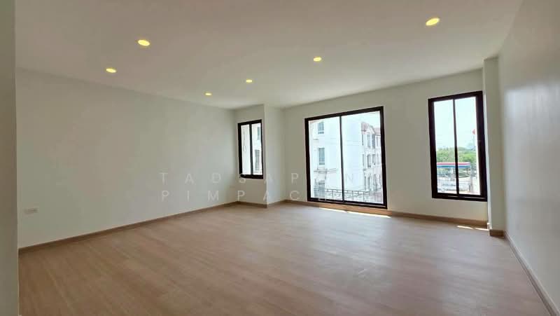 Baan Klang Muang S-Sense Rama 9-Ladprao, Bangkok, Soi Ladprao 84, Ladprao Road, Wang Thonglang, Wang Thonglang, Bangkok, 4 Bedrooms, 252 sqm, Townhouse For Sale, by Tadsapong Pimpachad, 500228651 - DDproperty.com