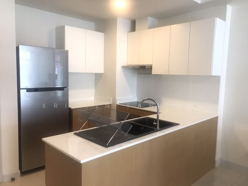 RQ Residence, Bangkok, Soi Sukhumvit 49/9, Khlong Tan Nua, Watthana, Bangkok, 2 Bedrooms, 106 sqm, Apartment For Rent, by Krittin Tansida, 500228685 - DDproperty.com