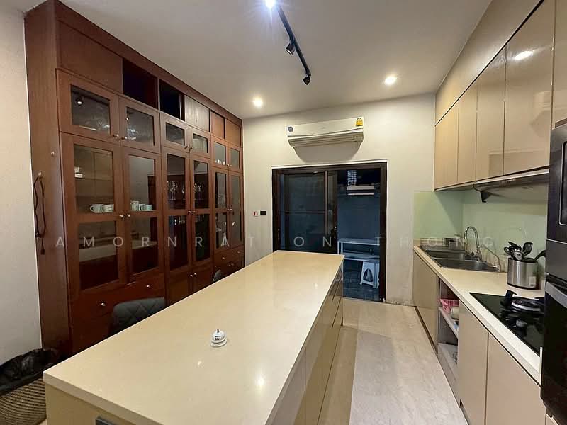 House, Bangkok, Khlong Tan Nua, Watthana, Bangkok, 5 Bedrooms, 550 sqm, Single Detached House For Rent, by Amornrat On-Thong, 500228762 - DDproperty.com