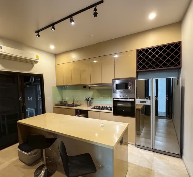 House, Bangkok, Khlong Tan Nua, Watthana, Bangkok, 5 Bedrooms, 550 sqm, Single Detached House For Rent, by Amornrat On-Thong, 500228762 - DDproperty.com