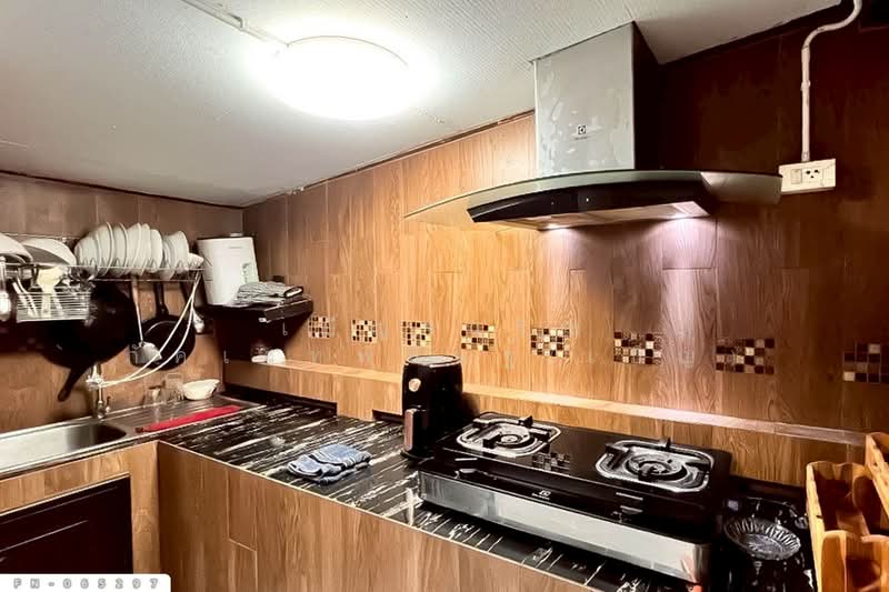 Townhouse in Kheha Chumchon Village, Makham Tia, Surat Thani, near Central Surat Thani. FN-065297, Surat Thani, Makham Tia, Muang Surat Thani, Surat Thani, 2 Bedrooms, 150 sqm, Townhouse For Sale, by Benchawarin Pakkawetppisit, 500228777 - DDproperty.com