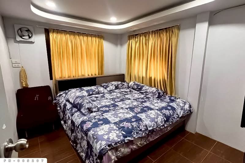 Townhouse in Kheha Chumchon Village, Makham Tia, Surat Thani, near Central Surat Thani. FN-065297, Surat Thani, Makham Tia, Muang Surat Thani, Surat Thani, 2 Bedrooms, 150 sqm, Townhouse For Sale, by Benchawarin Pakkawetppisit, 500228777 - DDproperty.com